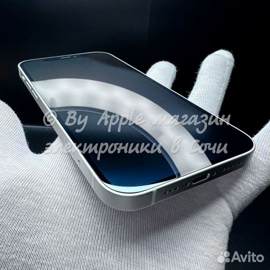 iPhone 12, 64 ГБ