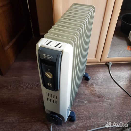 Маслянный радиатор delonghi