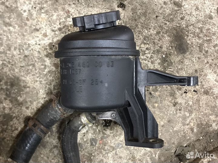 Мерседес 203 бачек гидроусилителя