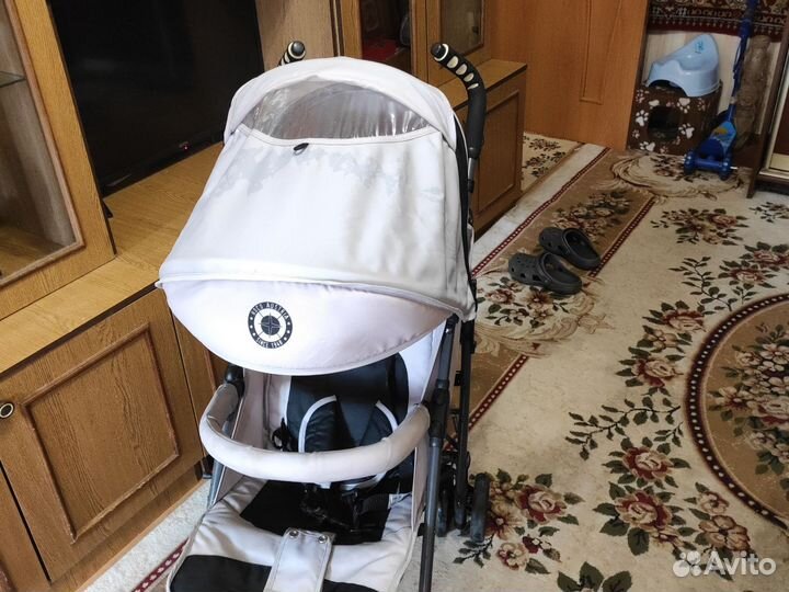 Прогулочная коляска трость magic
