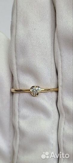 Золотое кольцо с камнем 17,5р