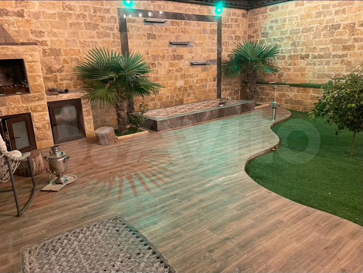 Дом 450 м² на участке 4,5 сот.