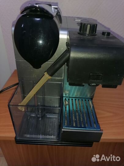 Кофеварка капсульная DeLonghi Nespressо с капучи