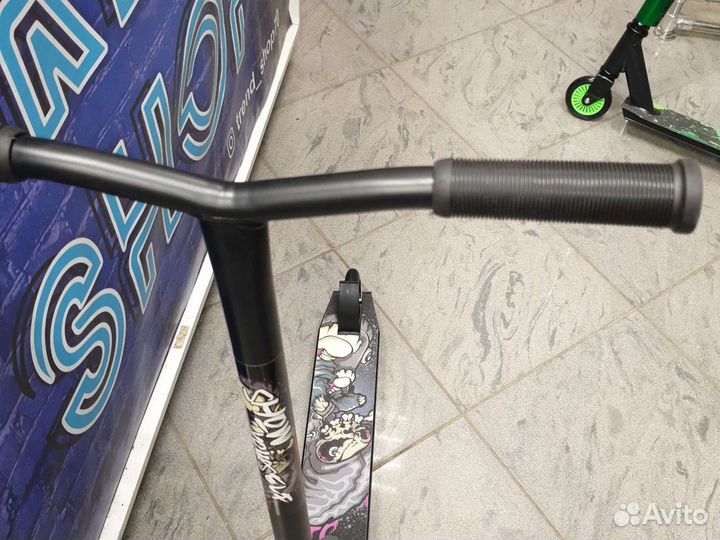 Трюковой самокат новый чёрный