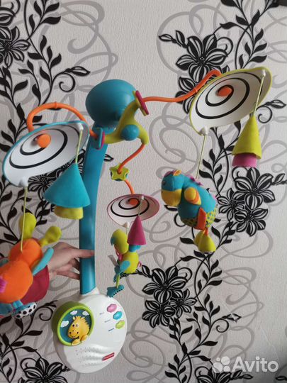 Мобиль на детскую кроватку