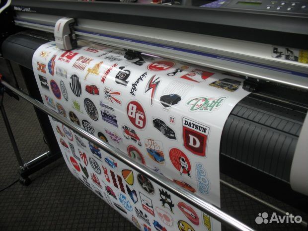 Печать наклеек и стикеров с контурной резкой