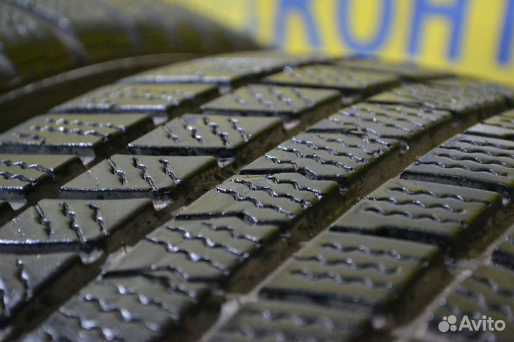 Kumho I'Zen KW27 215/50 R17