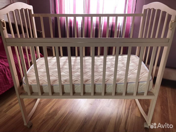 Детская кроватка