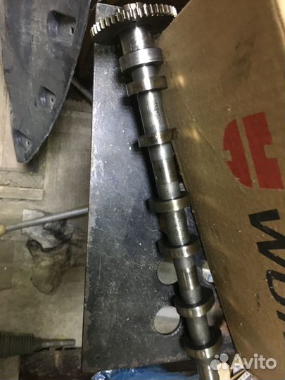 Распредвал выпускных/впускных Audi Q7 4M 2016