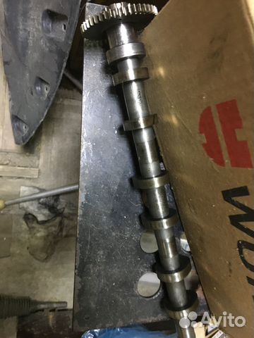 Распредвал выпускных/впускных Audi Q7 4M 2016