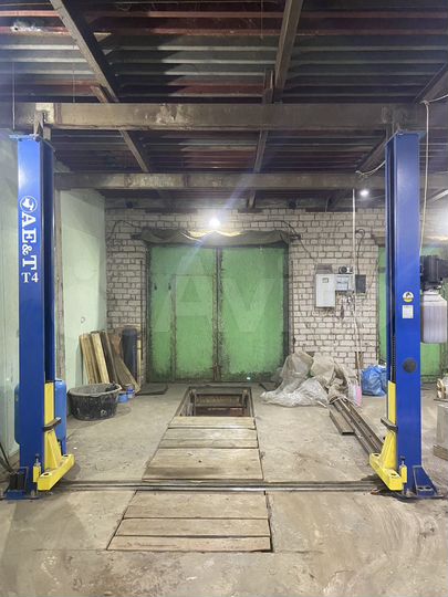 Гараж, > 30 м²