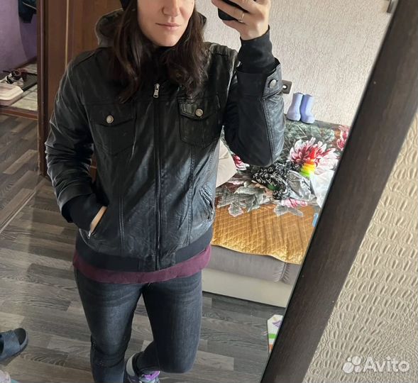 Мотоциклетная кожаная женская куртка