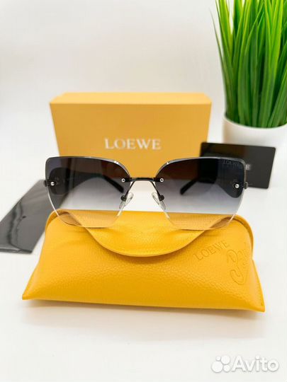 Солнцезащитные очки женские Loewe