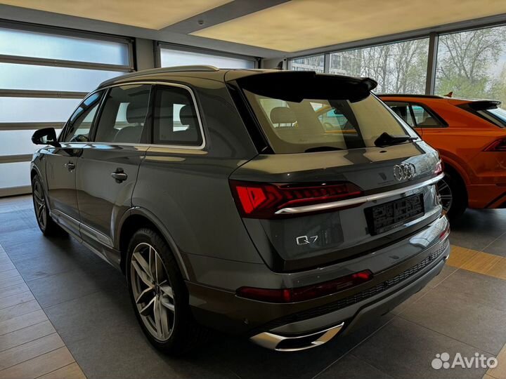 Audi Q7 3.0 AT, 2022