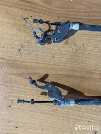 Трос стояночного тормоза задний правый Peugeot 208