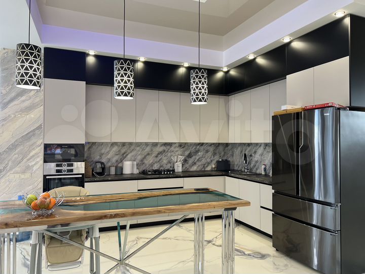 Дом 366 м² на участке 9,1 сот.