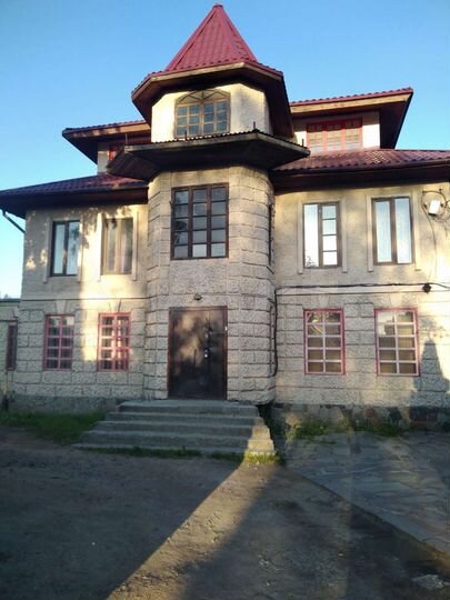 Коттедж 450 м² на участке 5 сот.