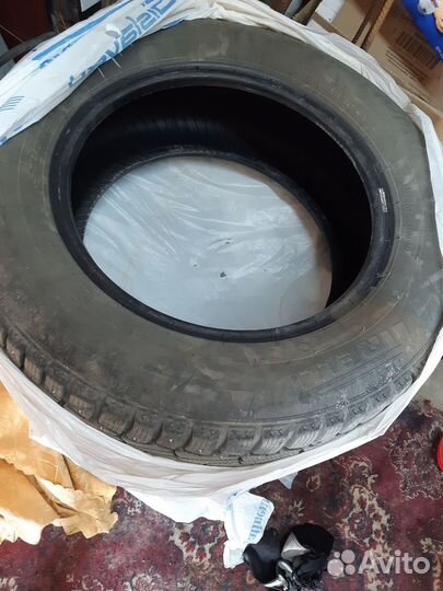 Pirelli Ice Zero 215/60 R16