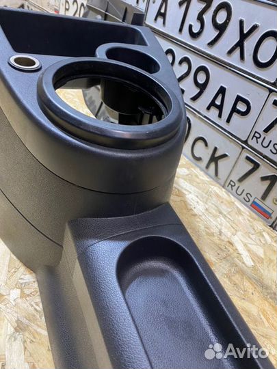 Центральная консоль Ford Fusion 1.4 2008