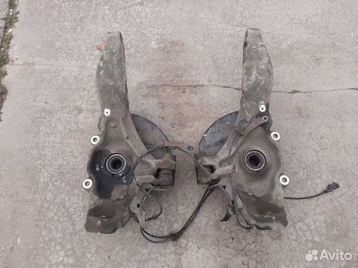 Кулак поворотный передний Lr Rr Sport 2 L494 448DT