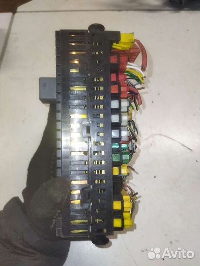 Блок предохранитель VW Golf 3 1993-97