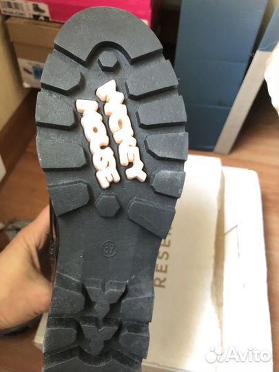 Новые ботинки для девочек