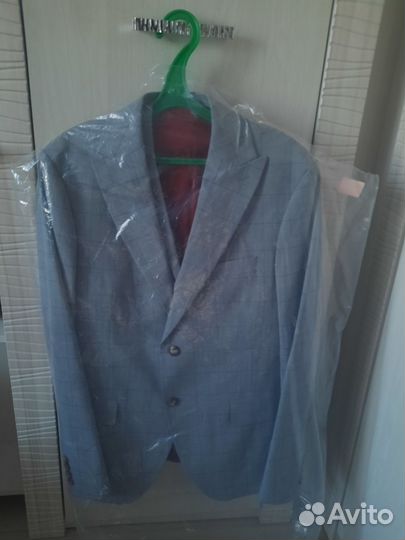 Мужской костюм тройка 48