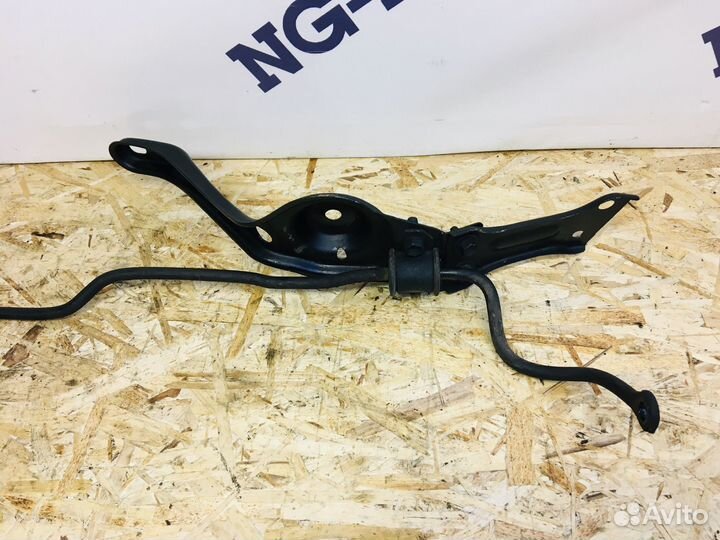 Стабилизатор задний Toyota Mark II GX81