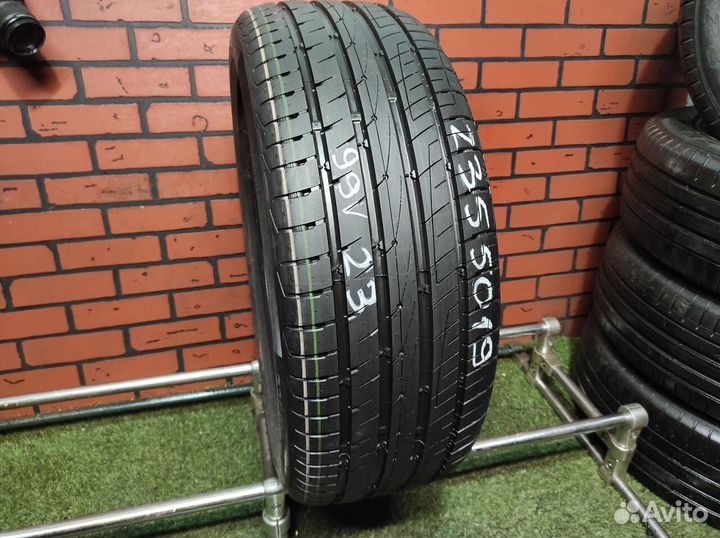 Continental ContiUltraContact UC6 235/50 R19 99V