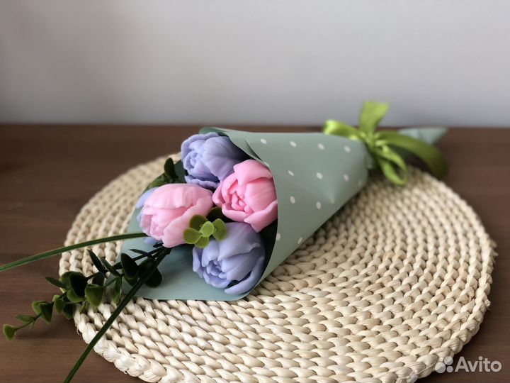 Букет из 5 тюльпанов из мыла, поларок на 8 Марта