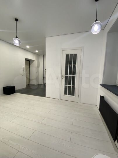 3-к. квартира, 102 м², 2/8 эт.