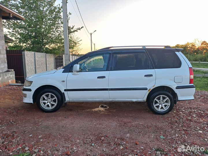 Mitsubishi Space Wagon 2.4 МТ, 2003, 450 000 км