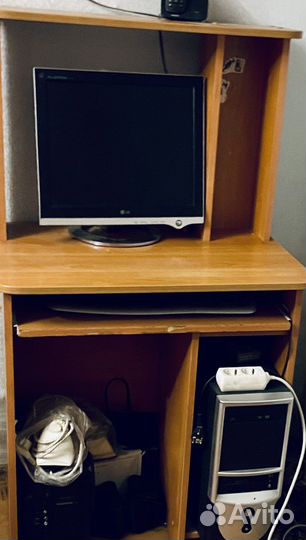 Компьютерный стол