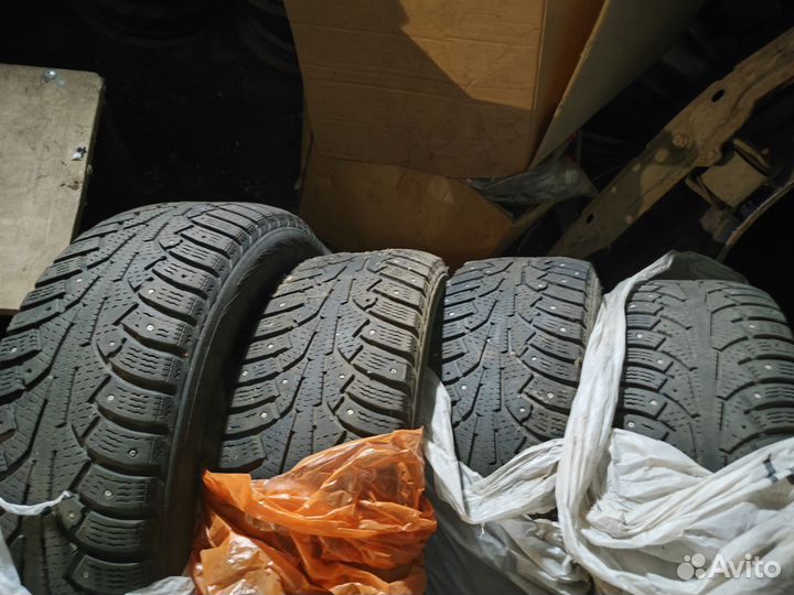 Nokian Tyres Hakkapeliitta 5 215/65 R16 102T