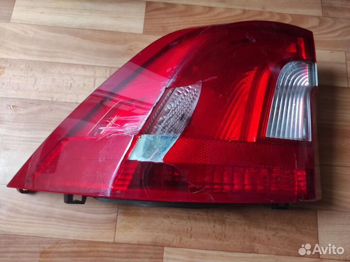 Задний левый фонарь volvo s60