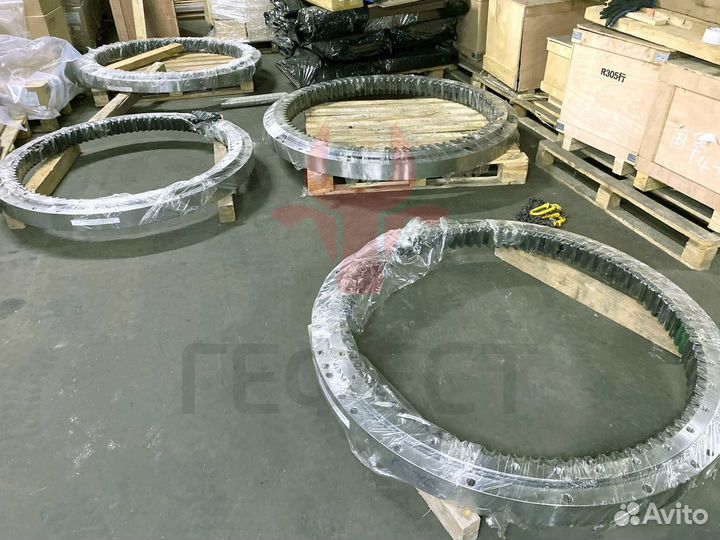 Поворотный круг Komatsu PC240LC-8K 206-25-00301