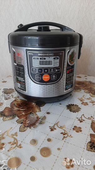 Мультиварка redmond новая