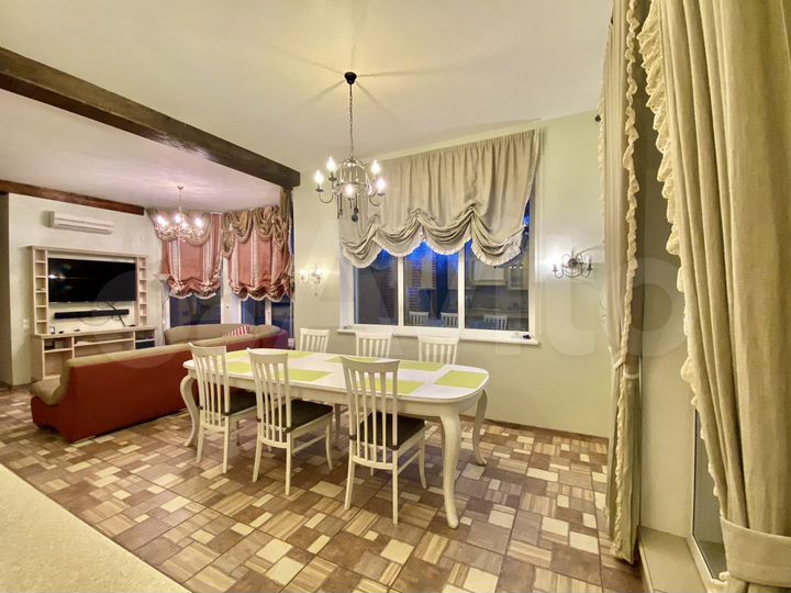 Коттедж 650 м² на участке 30 сот.