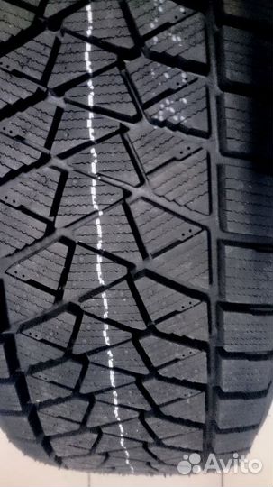 Bridgestone Blizzak DM-V2 275/40 R20 106T