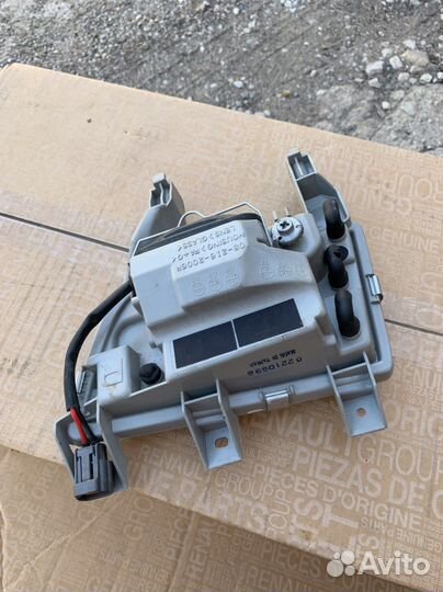 Mazda 323 туманка правая