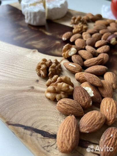 Поднос из дерева и эпоксидной смолы