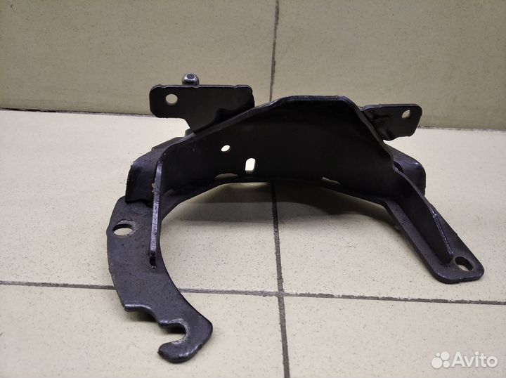 Кронштейн Kuga 2008-2012