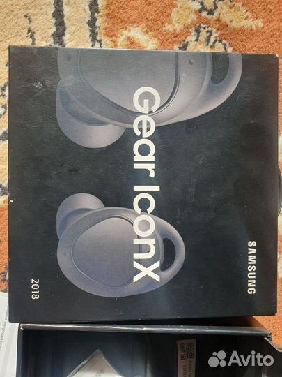 Фитнес наушники Samsung Gear IconX