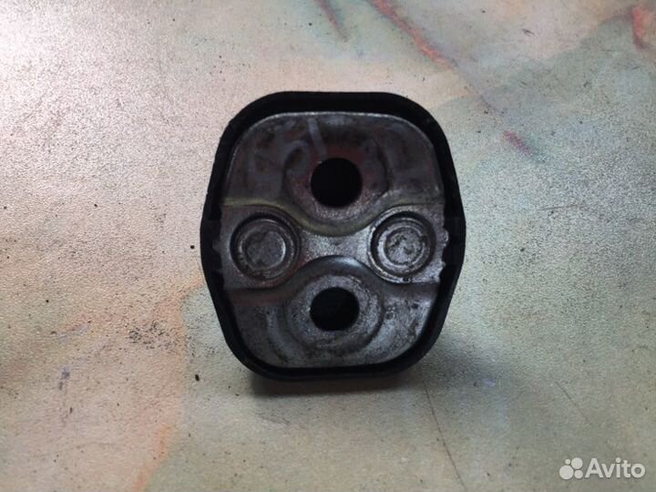 Ответная часть замка двери задняя левая Infiniti