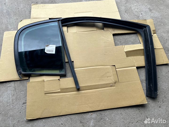 Форточка правая Рено Меган 2 Renault Megane 2