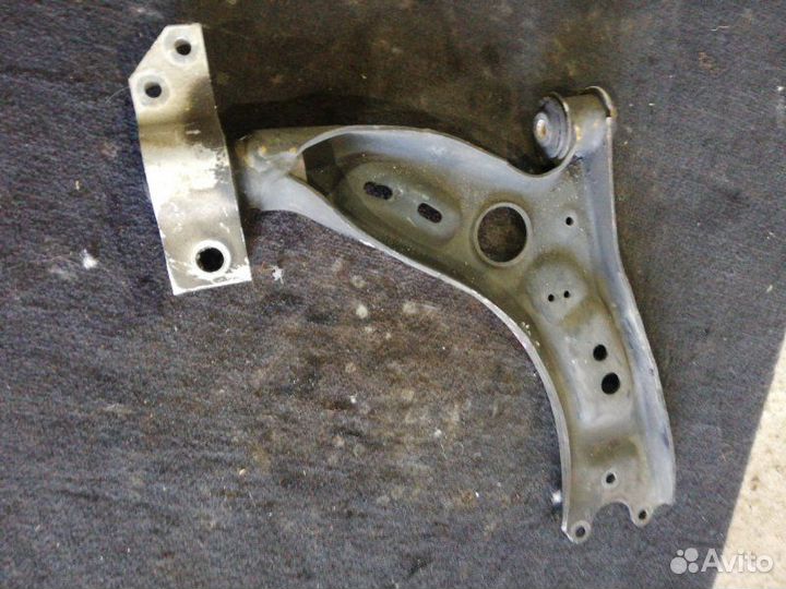 Рычаг передний передний левый Volkswagen Passat B7