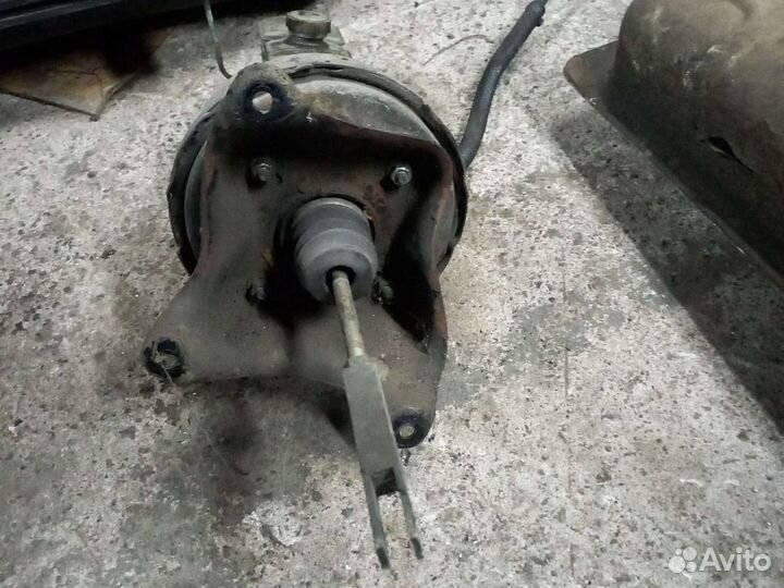 Вакумный усилитель тормозов Форд Транзит 1980г