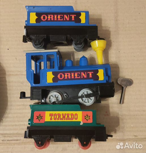 Игрушки винтаж:дом, ж/д дорога Orient/Tornado,весы