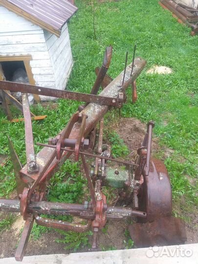 Плуг для тра4торп мтз 80/82 трехкорпусный