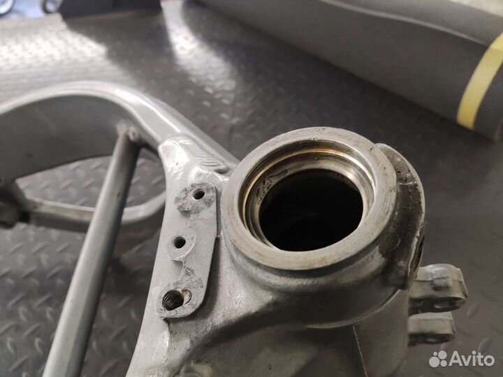 Рама Honda cbr f4